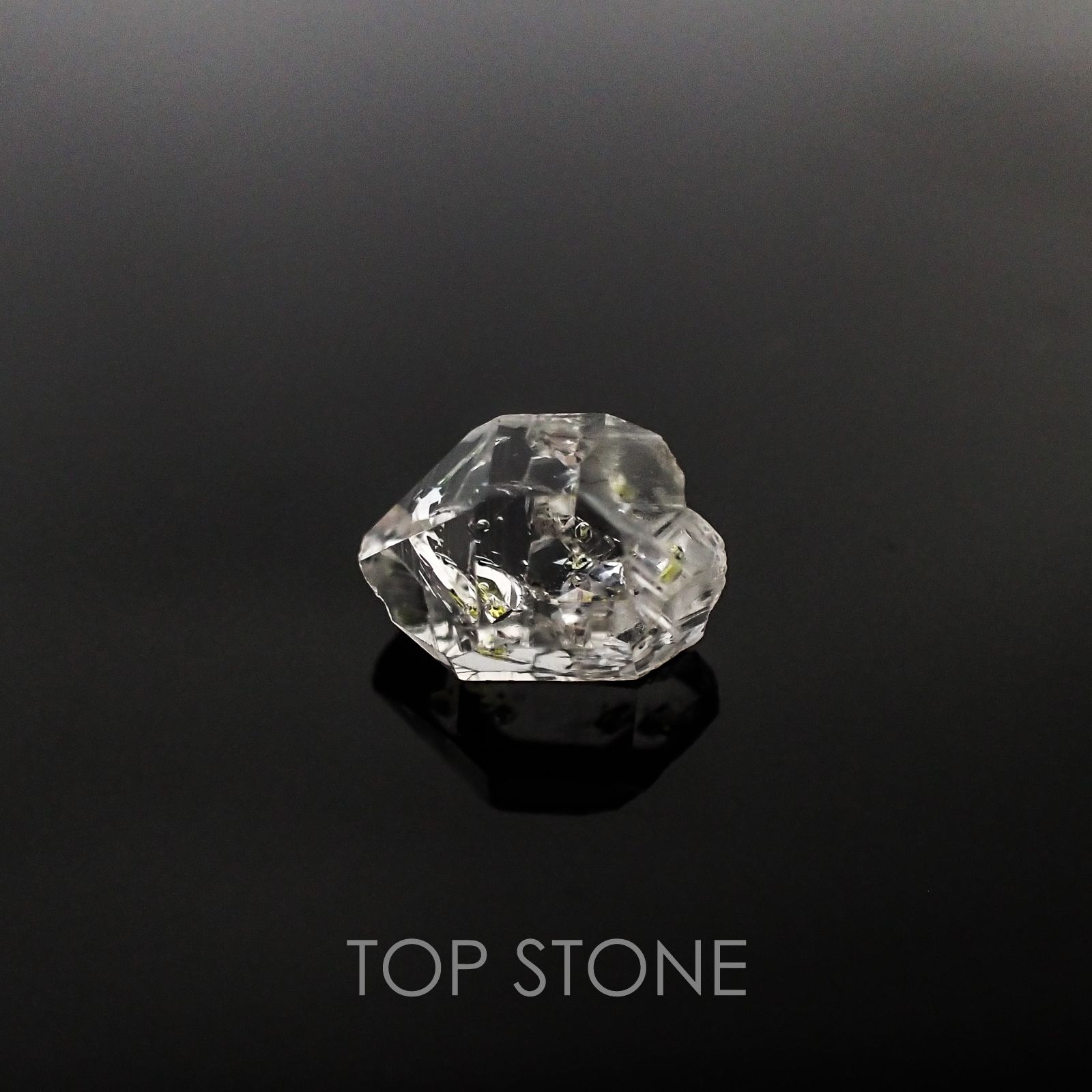 オイルインクォーツ パキスタン産 原石・結晶 3.04ct[20117525]10.5×7.7mm前後