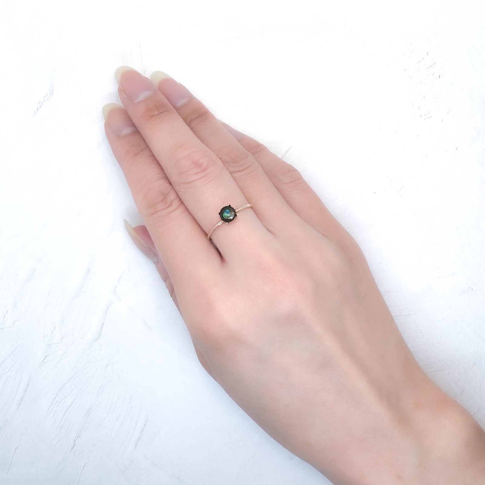 ウッドオパール オーストラリア産 0.45ct / 5.2x5.1mm前後 [251131295]