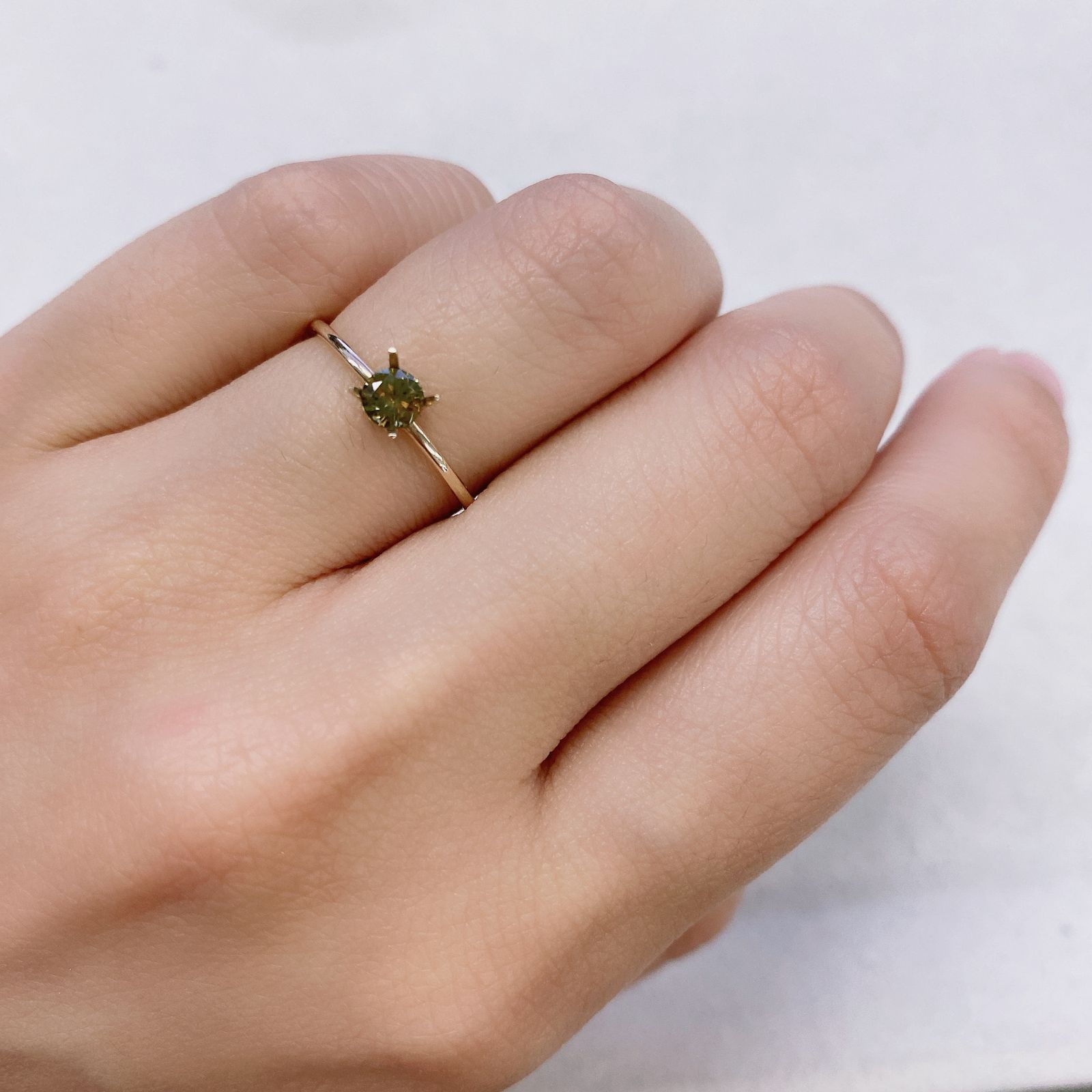 モンタナサファイア(宝石名サファイア) アメリカ・モンタナ州産 0.28ct 識別済[210712114]3.9×3.9mm前後