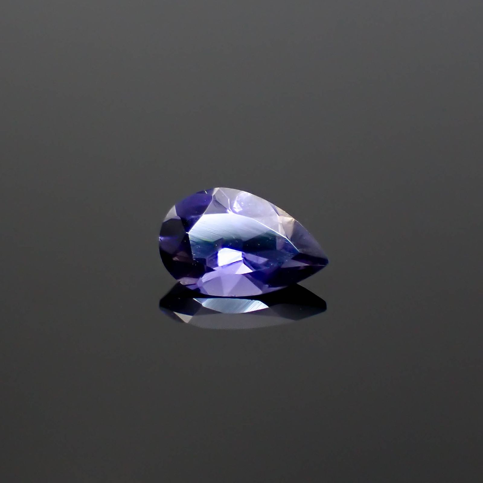 アイオライト タンザニア産 0.86ct [250229838]9x5.8mm前後
