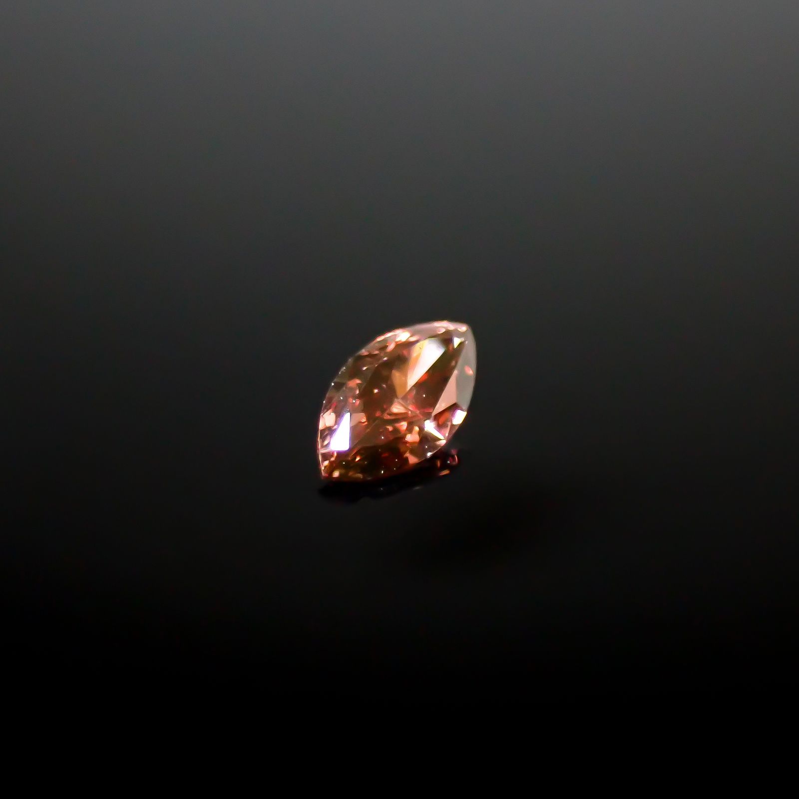 ピンクダイヤモンド(宝石名ダイアモンド VS-2/FANCY DEEP BROWNISH PINK) 0.068ct ソ付(AGT)[250129714]4.12x2.22mm前後