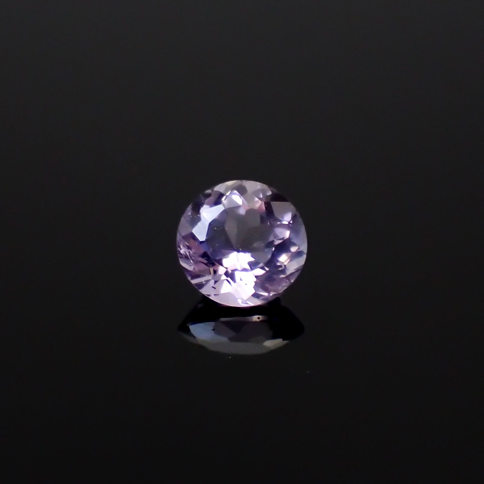 マリアライト(宝石名スキャポライト)スリランカ産 0.32ct 識別済[250330049]4.6x4.5mm前後