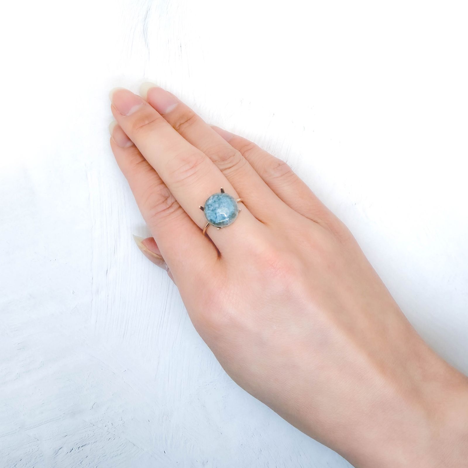 パライバクォーツ ブラジル産 4.73ct / 12x11.9mm前後 [260331859]