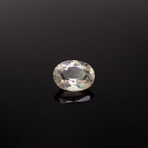 リューサイト 遊色効果あり イタリア産 0.67ct / 6.9x5.2mm前後 [260131557]