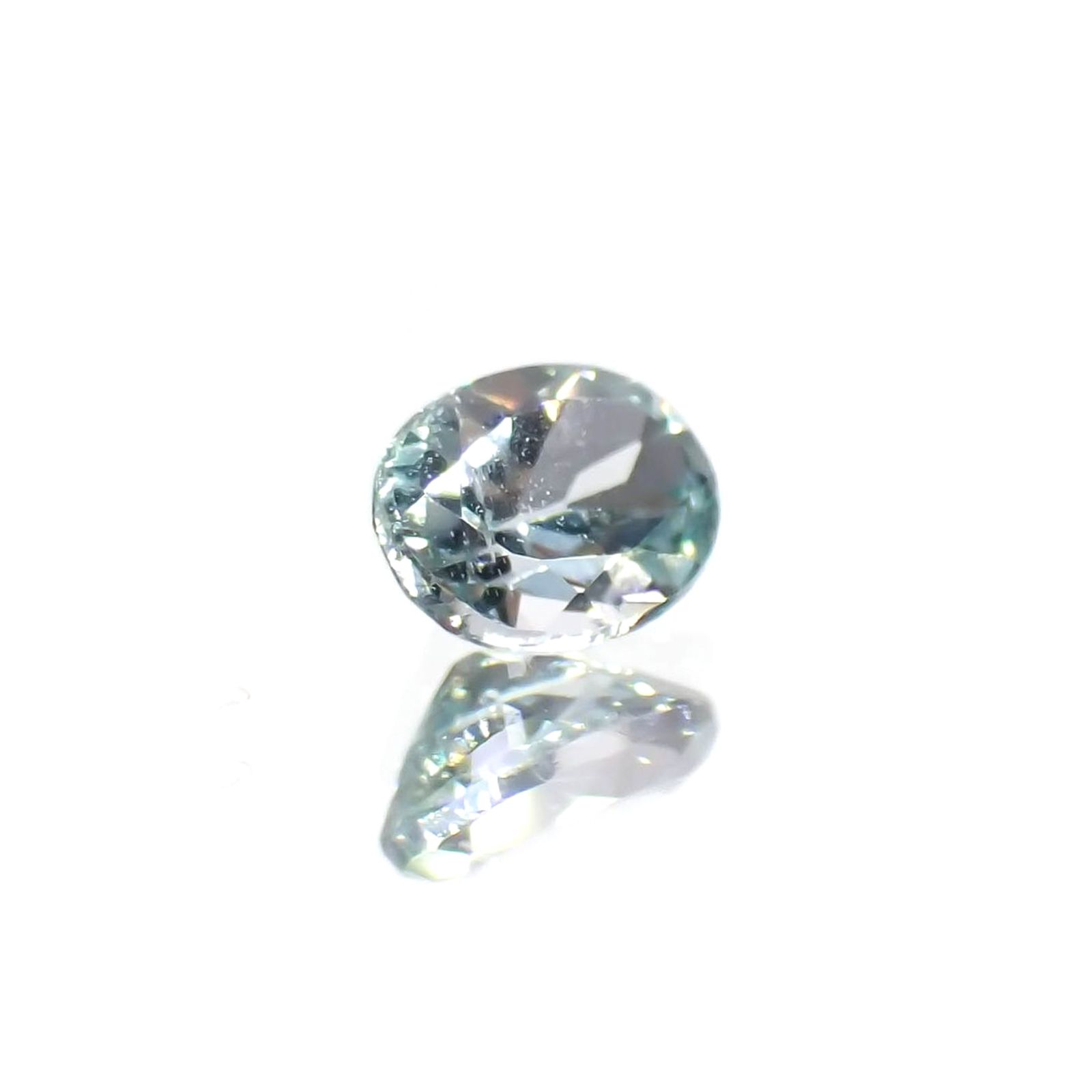 ブルーグリーンコーネルピン(宝石名コーネルピン)タンザニア産 識別済 0.17ct / 3.9x3mm前後 [251021864]