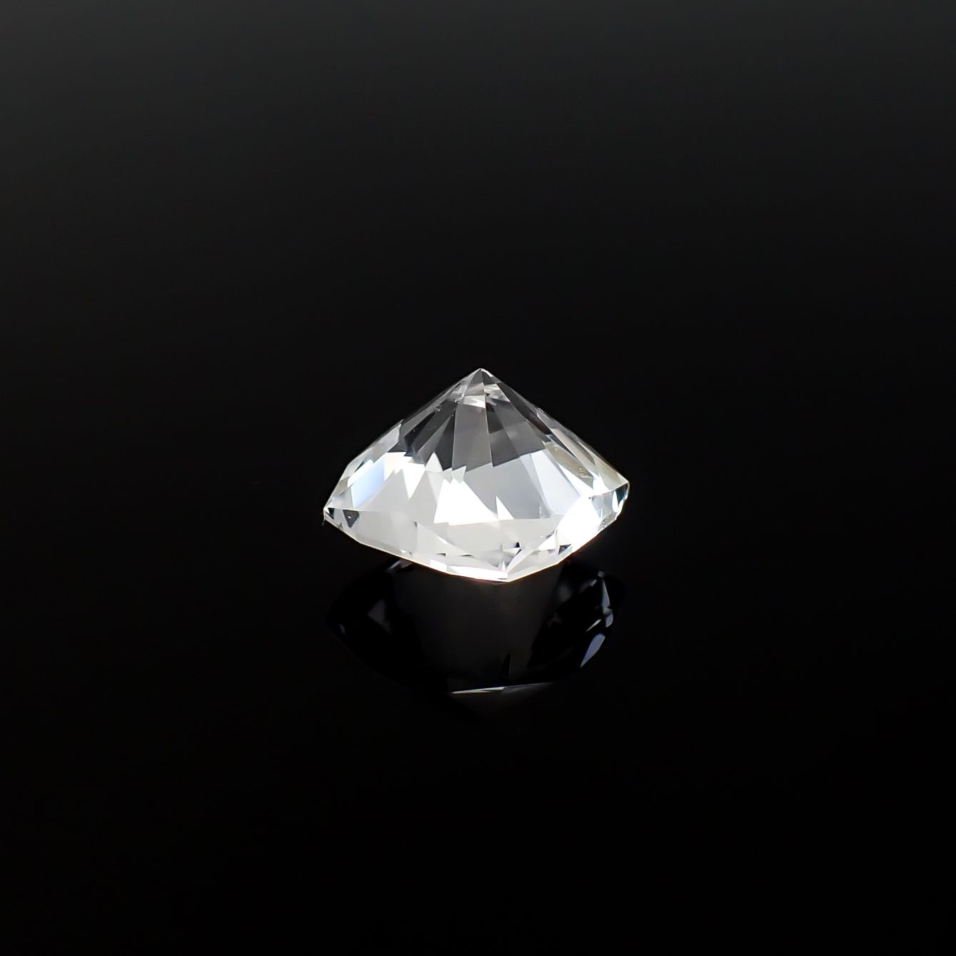 ◇カスタムカット◇日本水晶 宮崎県上八重産 1.64ct / 7.2x7.2mm前後 [260632421]