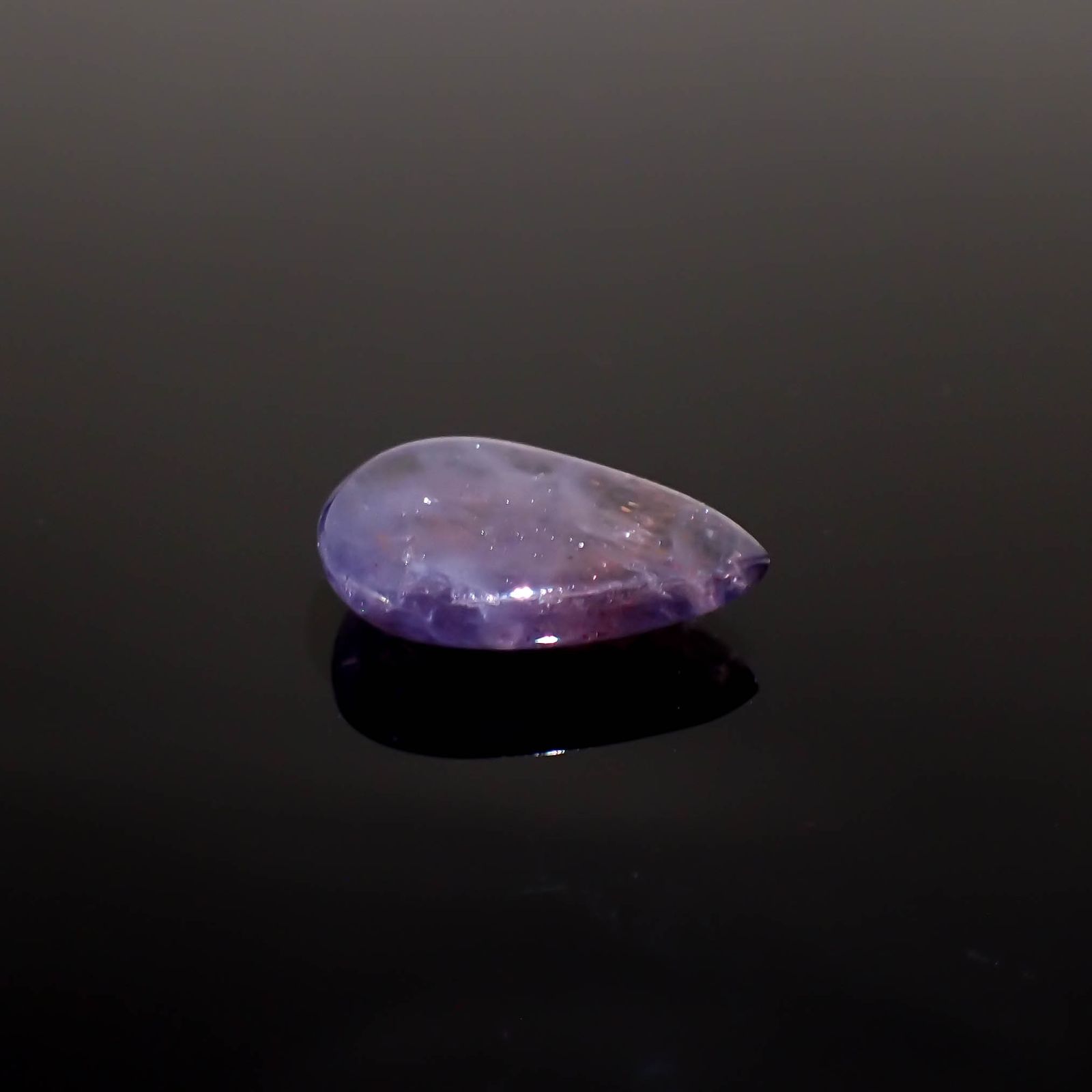 ブラッドショットアイオライト インド産 7.38ct[230622520]18.7x12mm前後