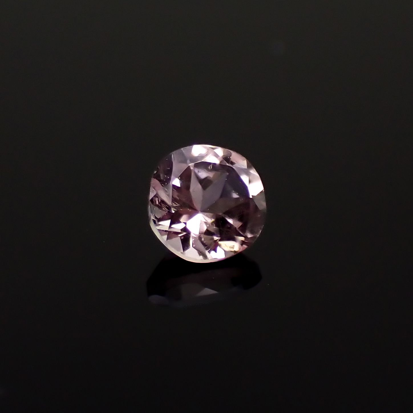 ドラゴンガーネット タンザニア産 0.19ct[230421439]3.2x3.2mm前後