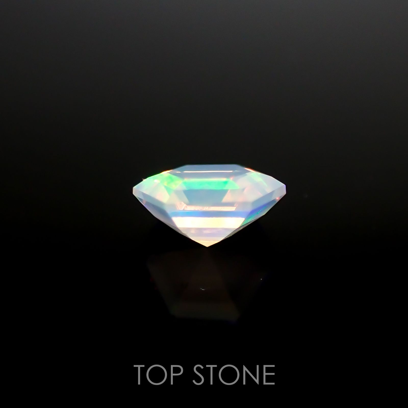◇ヘキサゴンカット◇エチオピアオパール(宝石名オパール)エチオピア産 0.23ct 識別済[220115484]4.8x4.7mm前後