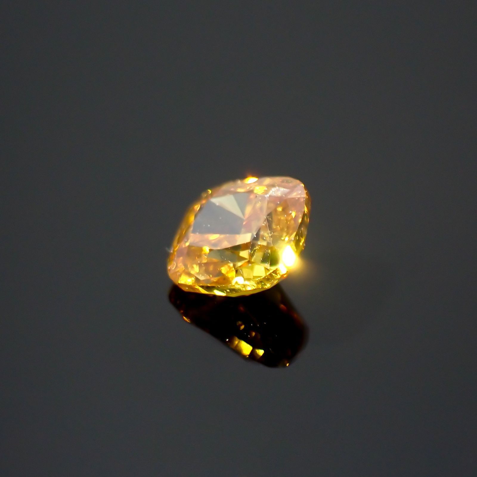 イエローダイヤモンド SI-2 / FANCY DEEP ORANGE YELLOW(宝石名ダイアモンド) 0.150ct ソ付(CGL)[220115145]3.18x2.92mm前後