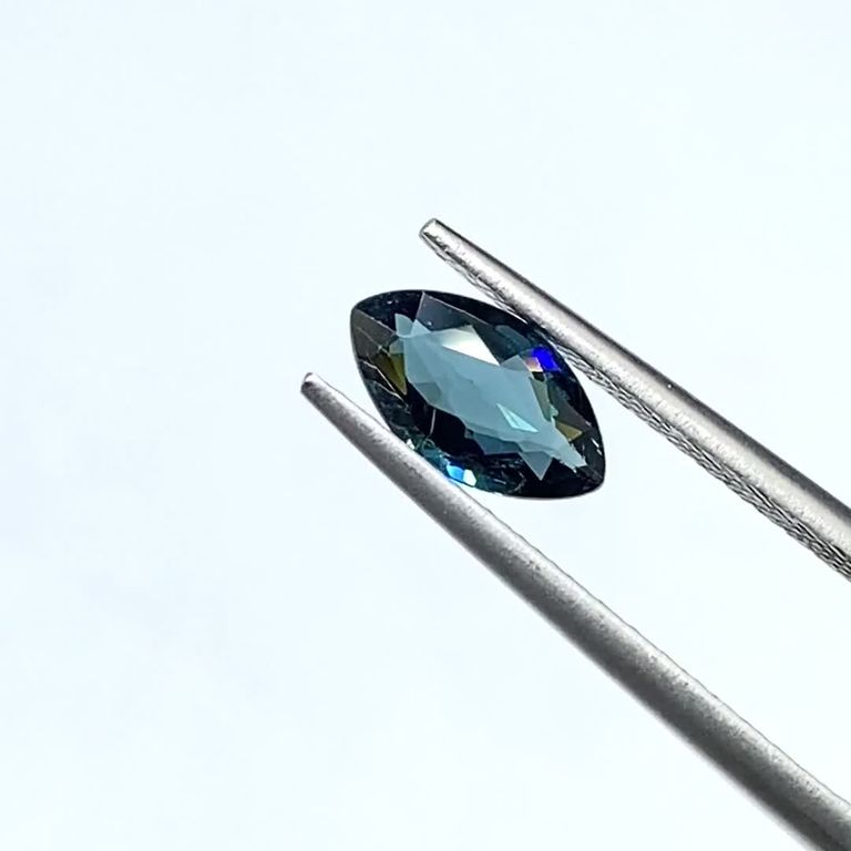ブルースピネル(宝石名ブルー・スピネル)スリランカ産 1.000ct ソ付(彩 