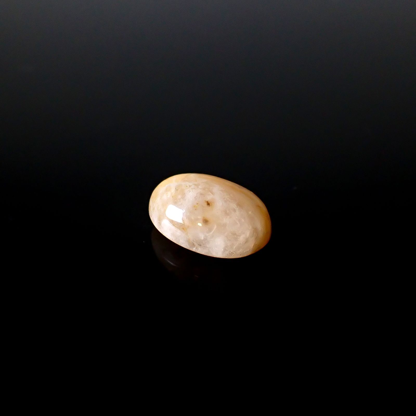 北海道石(北海道オパール) 北海道河東郡鹿追町然別産 4.12ct [250530386]13.1x9.2mm前後