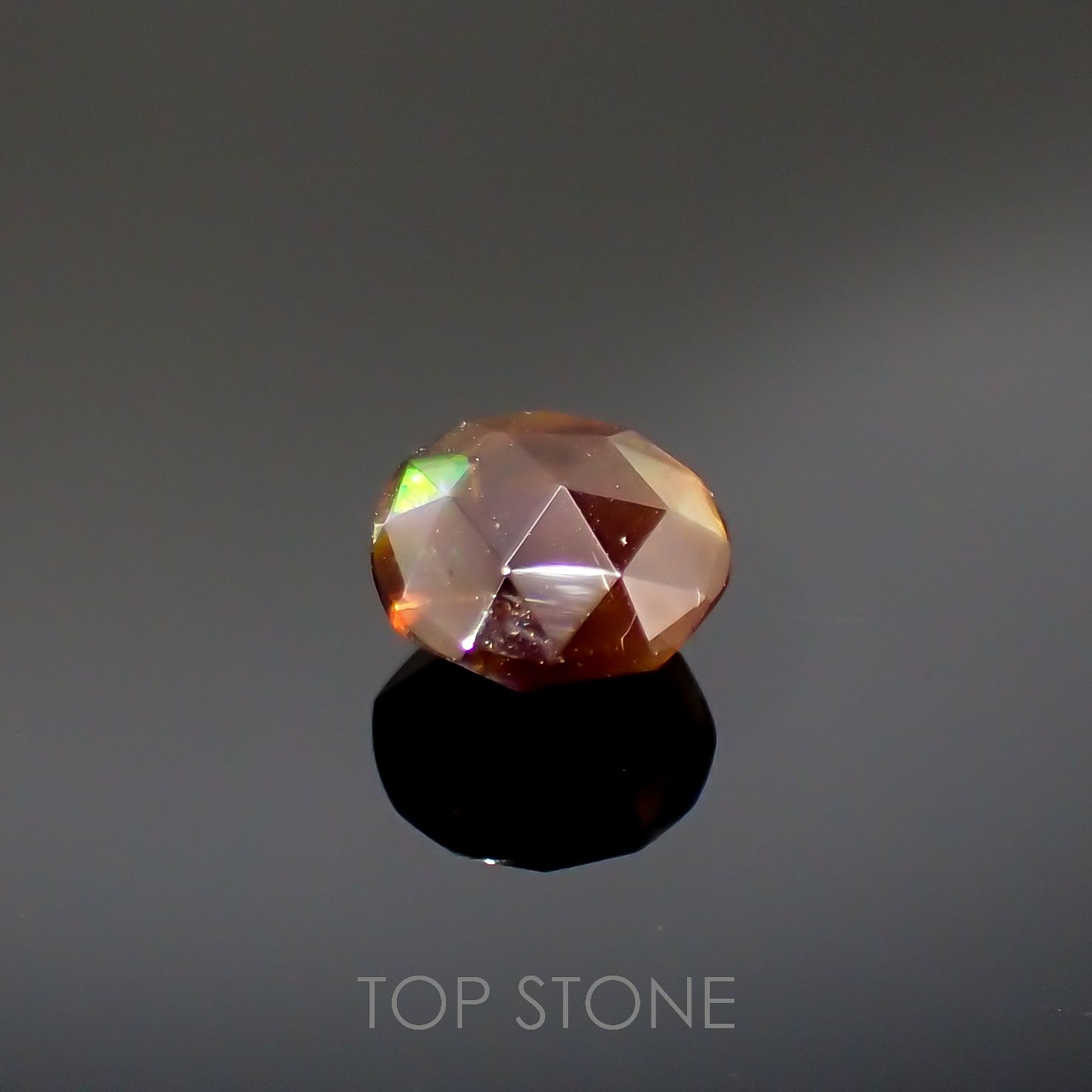 レインボーガーネット 日本・奈良県天川村産 1.92ct[220515991]7.4x7.2mm前後