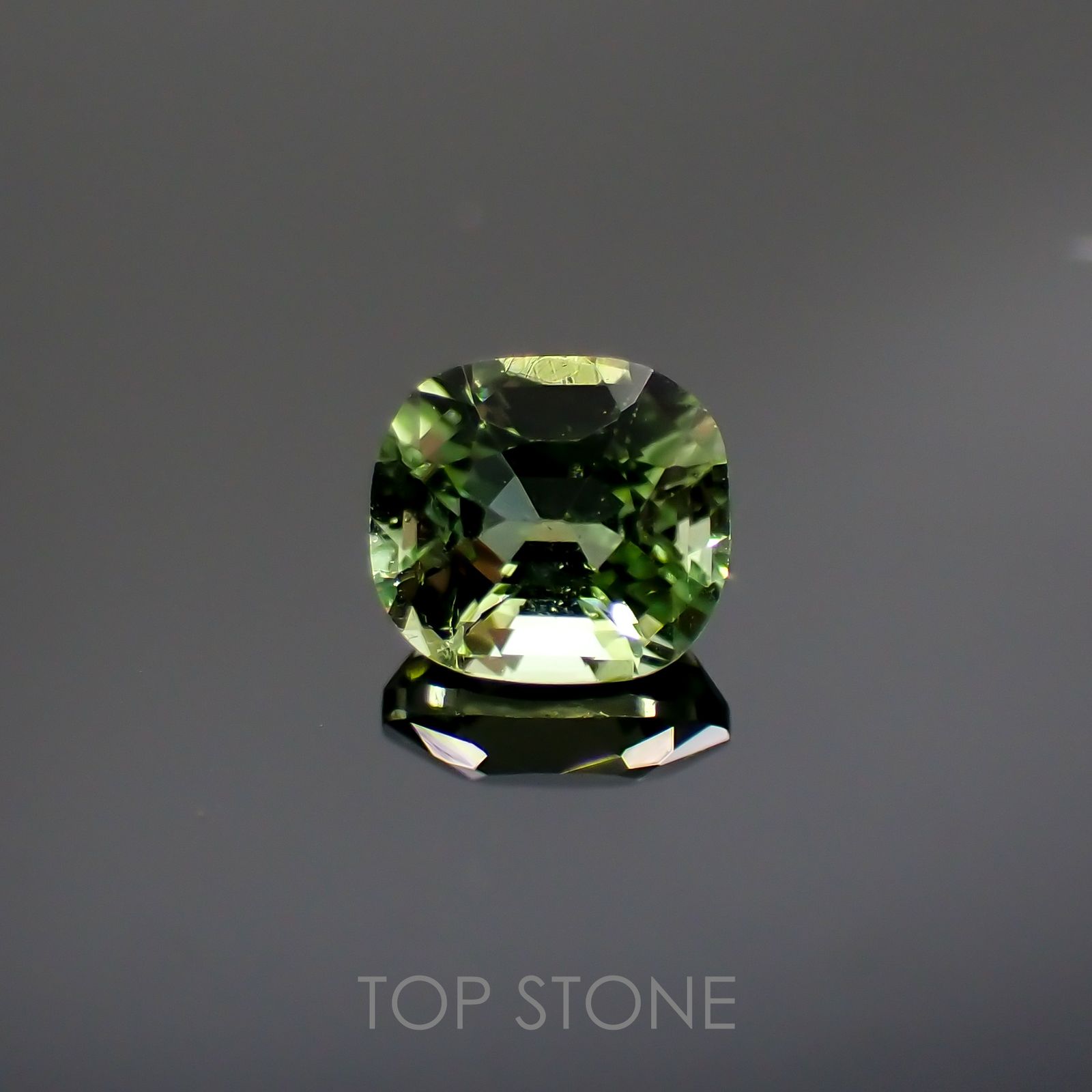 ミントトルマリン(宝石名グリーン・トルマリン) アフガニスタン産 0.39ct 識別済[211013623]4.6×4.1mm前後