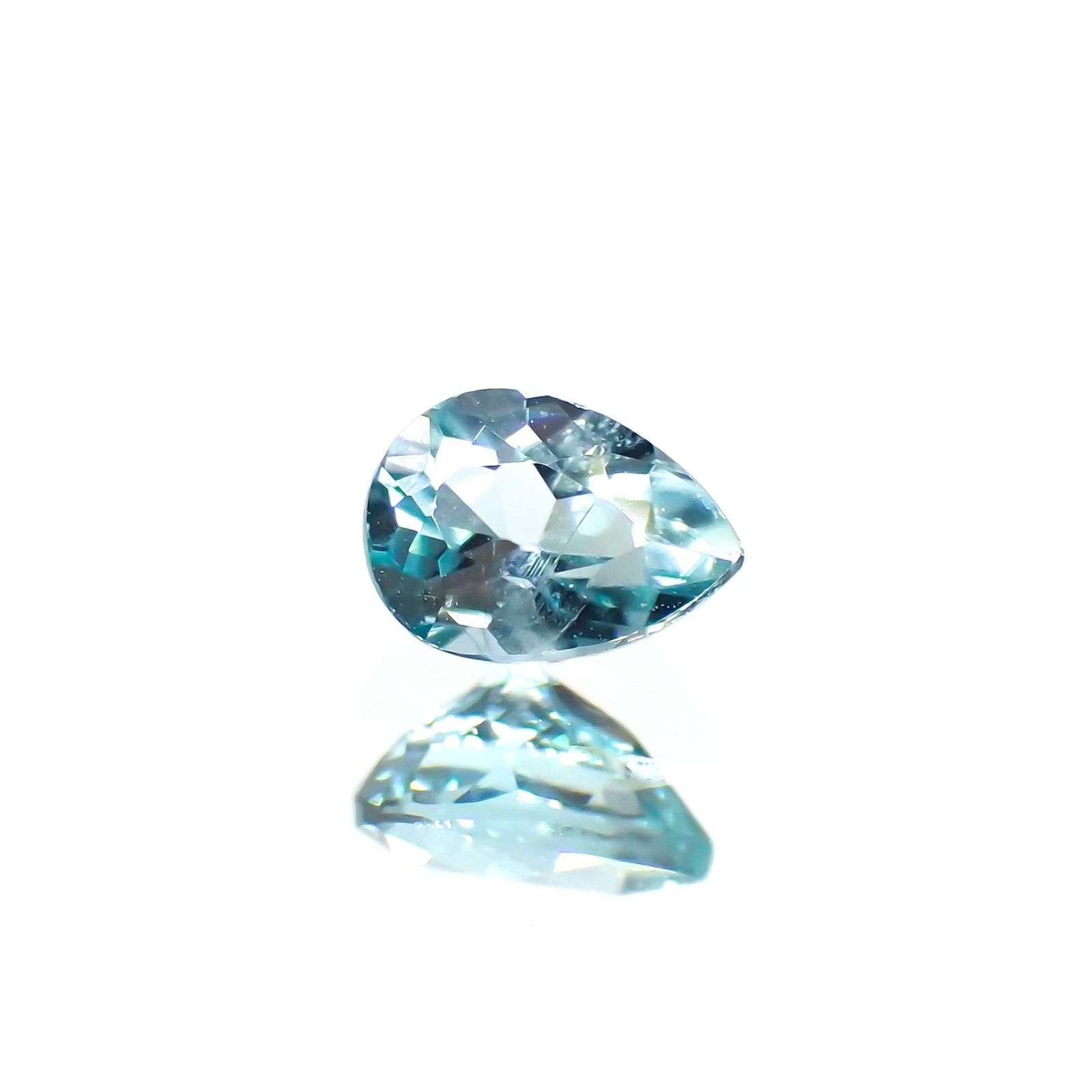 グランディディエライト(宝石名グランディディエライト)マダガスカル産 識別済 0.24ct / 4.5x3.2mm前後 [260414803]