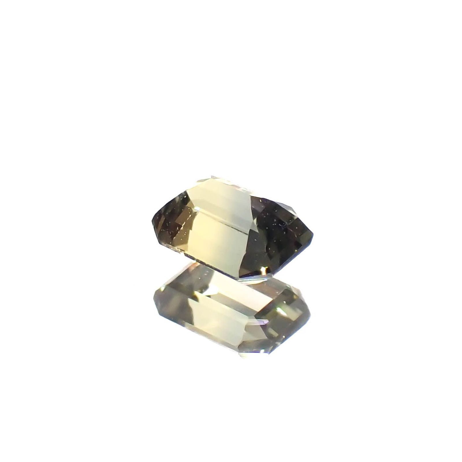 バイカラーサファイア マダガスカル/タンザニア産 0.21ct / 3.4x2.7mm前後 [230321017]