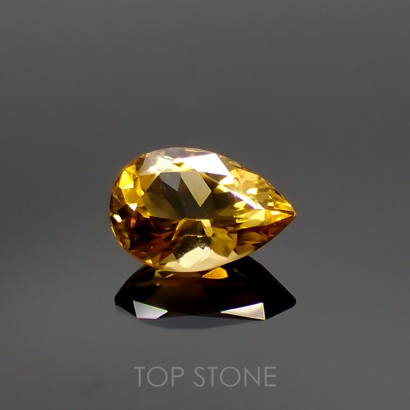 クリノヒューマイト(宝石名クリノヒューマイト) パキスタン産 0.478ct ソ付(CGL)[21059601]6.1×4.1mm前後