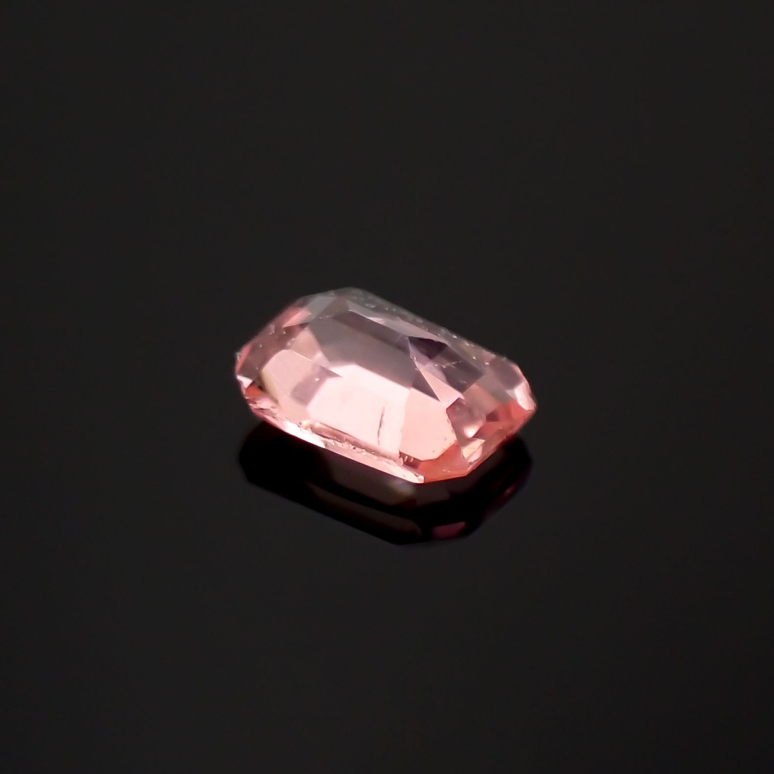 ヴェイリネナイト(宝石名ベイリネナイト)パキスタン産 0.057ct 識別済[221219285]2.6x1.9mm前後
