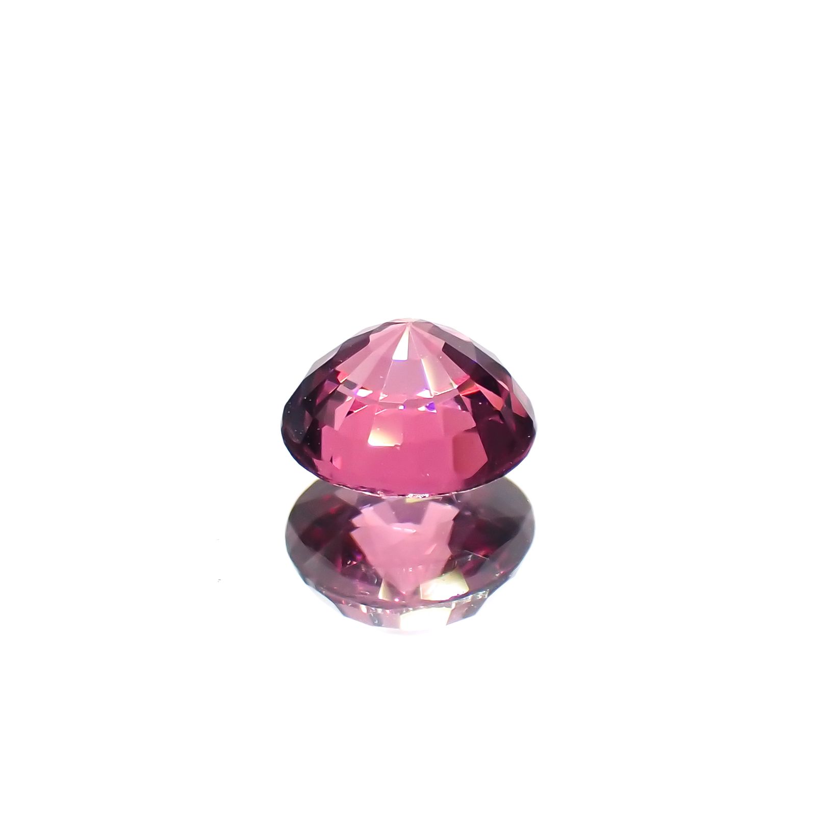 ロードライトガーネット(宝石名ロードライト・ガーネット)ブラジル産 0.69ct 識別済[230421593]5.2x5.1mm前後