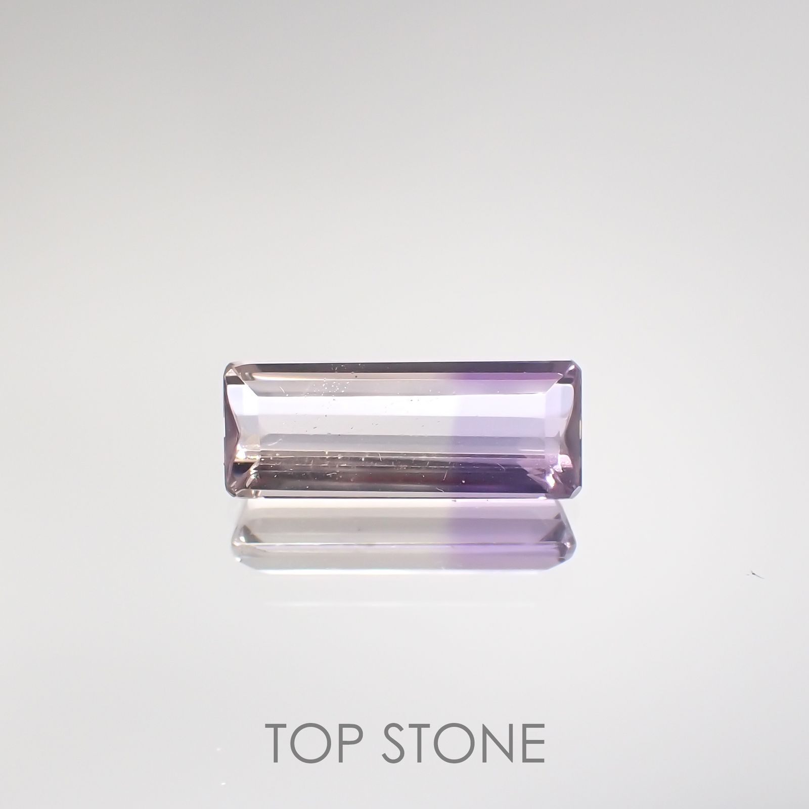 アワーグラスアメジスト(宝石名バイカラー・クォーツ) モロッコ産 2.04ct 識別済[210812319]13×5mm前後