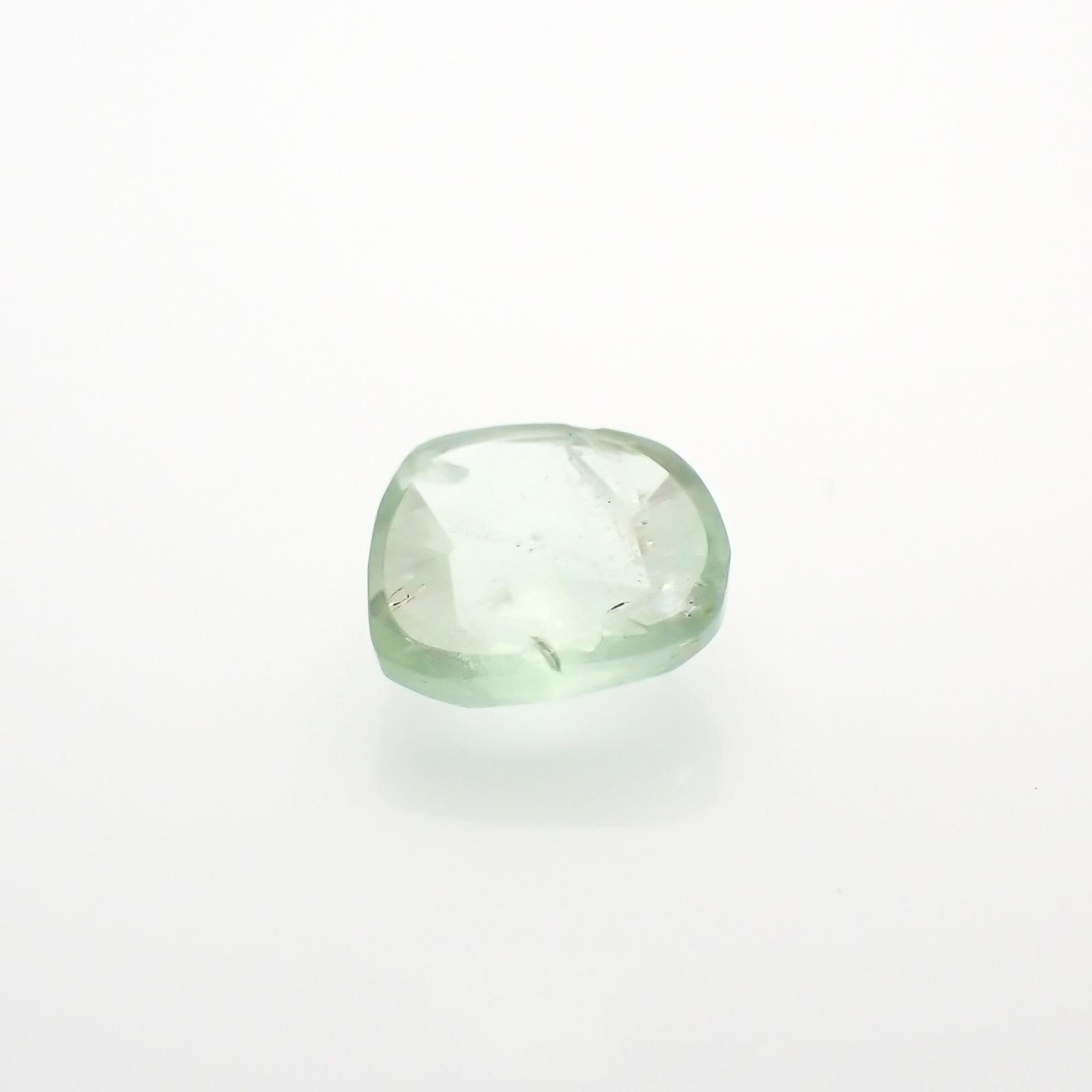 ◇ローズカット◇バナジウムコーネルピン(宝石名コーネルピン)タンザニア・タンガ州産 0.62ct 識別済[220115553]5.3x5mm前後