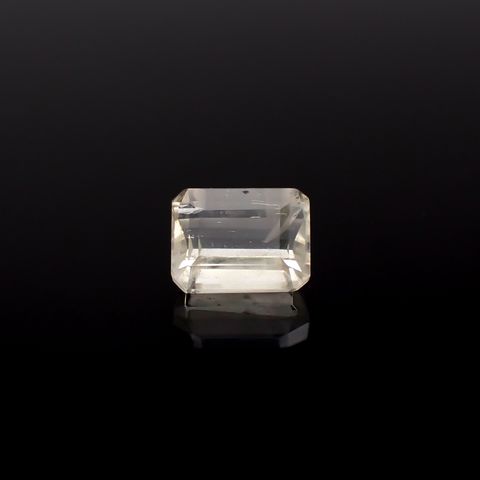 リューサイト(宝石名リューサイト)イタリア産 識別済 0.88ct / 6.3x4.9mm前後 [251025049]