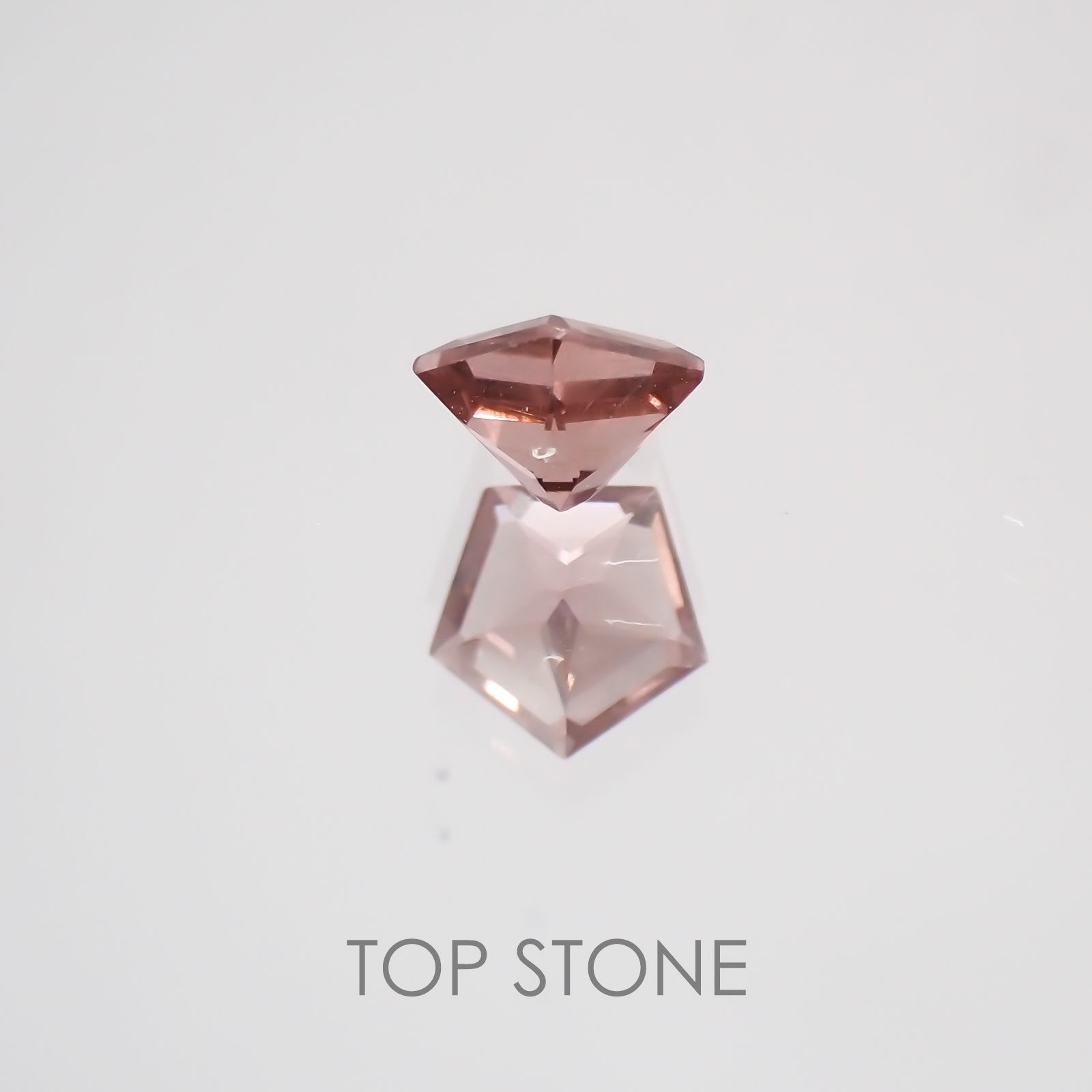 ◇ペンタゴンカット◇マラヤガーネットSA(宝石名ガーネット) タンザニア産 0.29ct 識別済[210210090]4×4.2mm前後