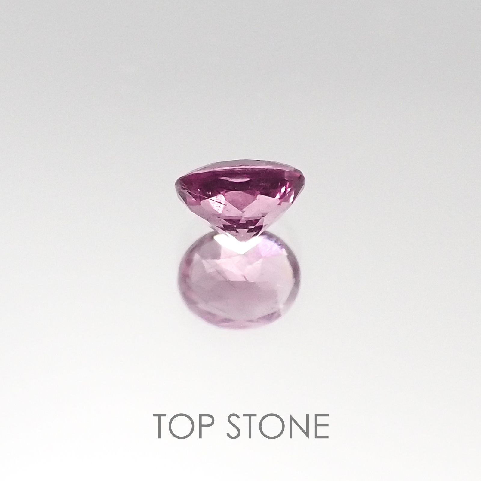 カラーチェンジマラヤガーネット (パイロープ/スペサタイト) タンザニア産 ルース 0.39ct[20095132]4.6×3.7mm前後