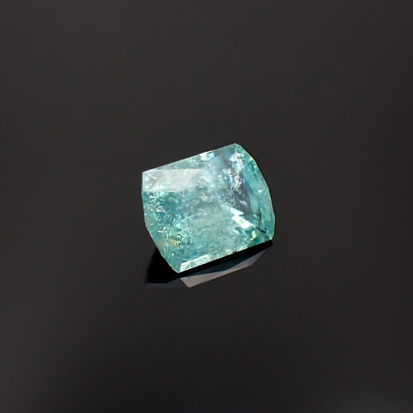 ◇カスタムカット◇パライバトルマリン モザンビーク産 8.89ct / 15.1x11.5mm前後 [230622508]