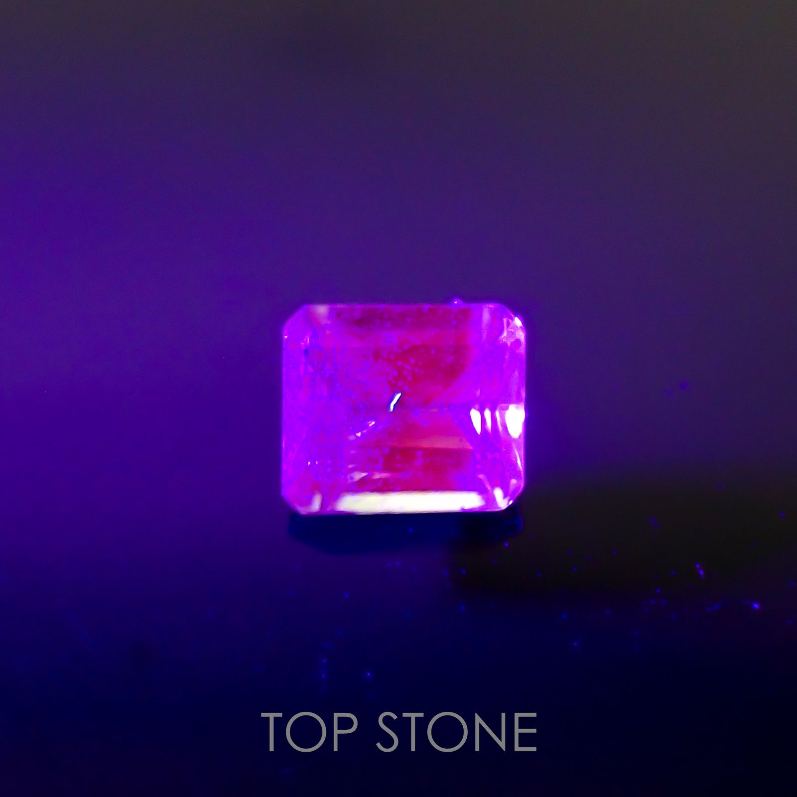 バイカラーツァボライト タンザニア産 ルース 0.55ct[210610925]4.7×4mm前後