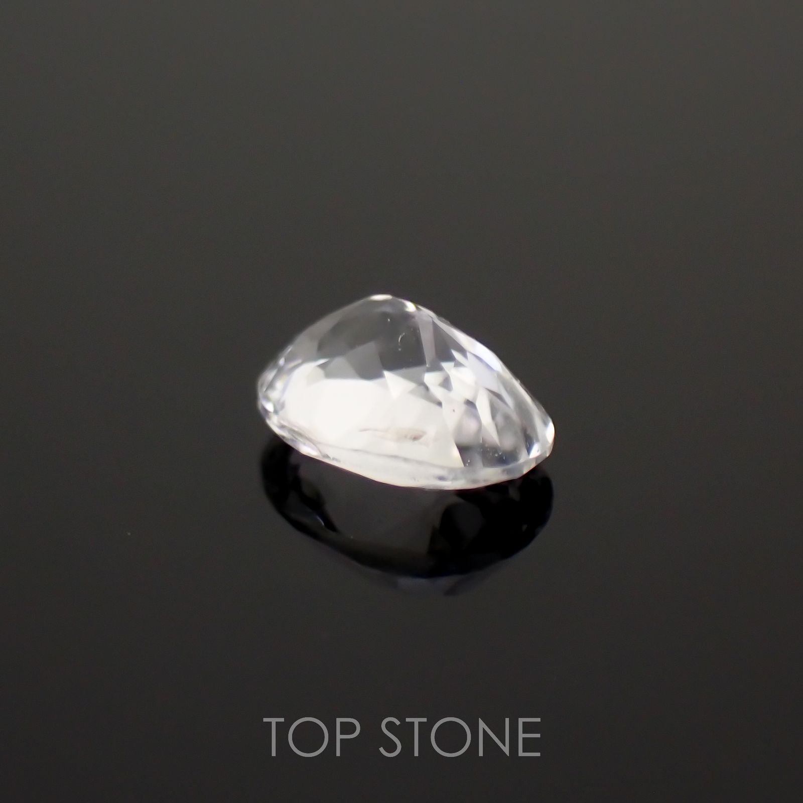 フェナカイト(宝石名フェナカイト)マダガスカル産 0.36ct 識別済[221018415]5.4x3.9mm前後