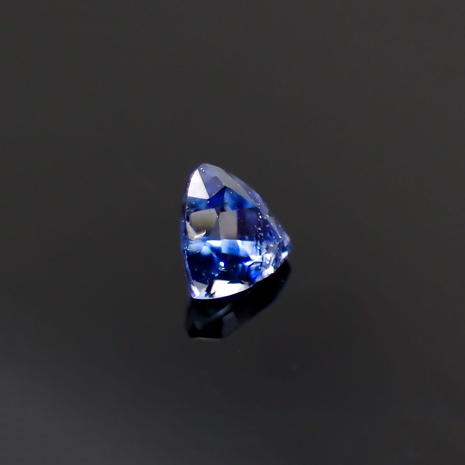 ベニトアイト アメリカ・カリフォルニア州産 0.071ct / 2.4x2.5mm前後 [260523212]