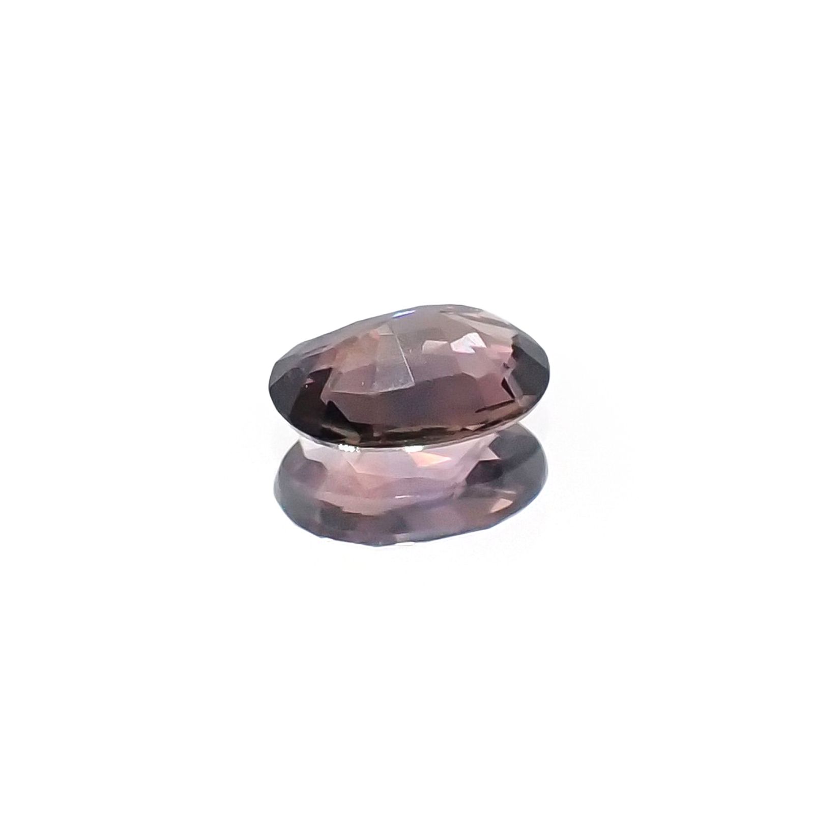 カラーチェンジサファイア 非加熱(宝石名サファイア)タンザニア産 識別済 0.31ct / 5x3.7mm前後 [231023983]