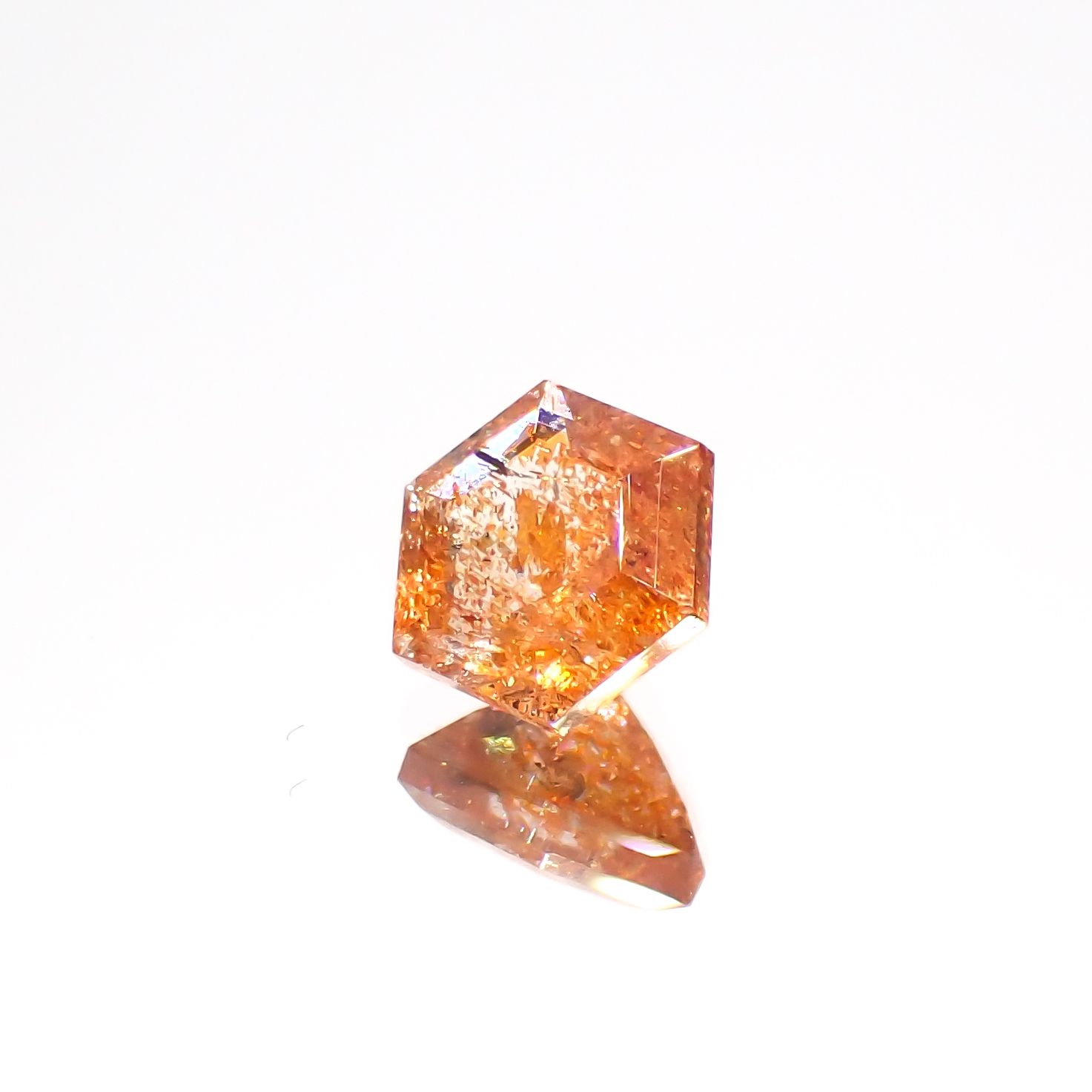◇ヘキサゴンカット◇イリュージョンサンストーンイリュージョンサンストーン タンザニア産 0.50ct[230320960]4.9x4.8mm前後