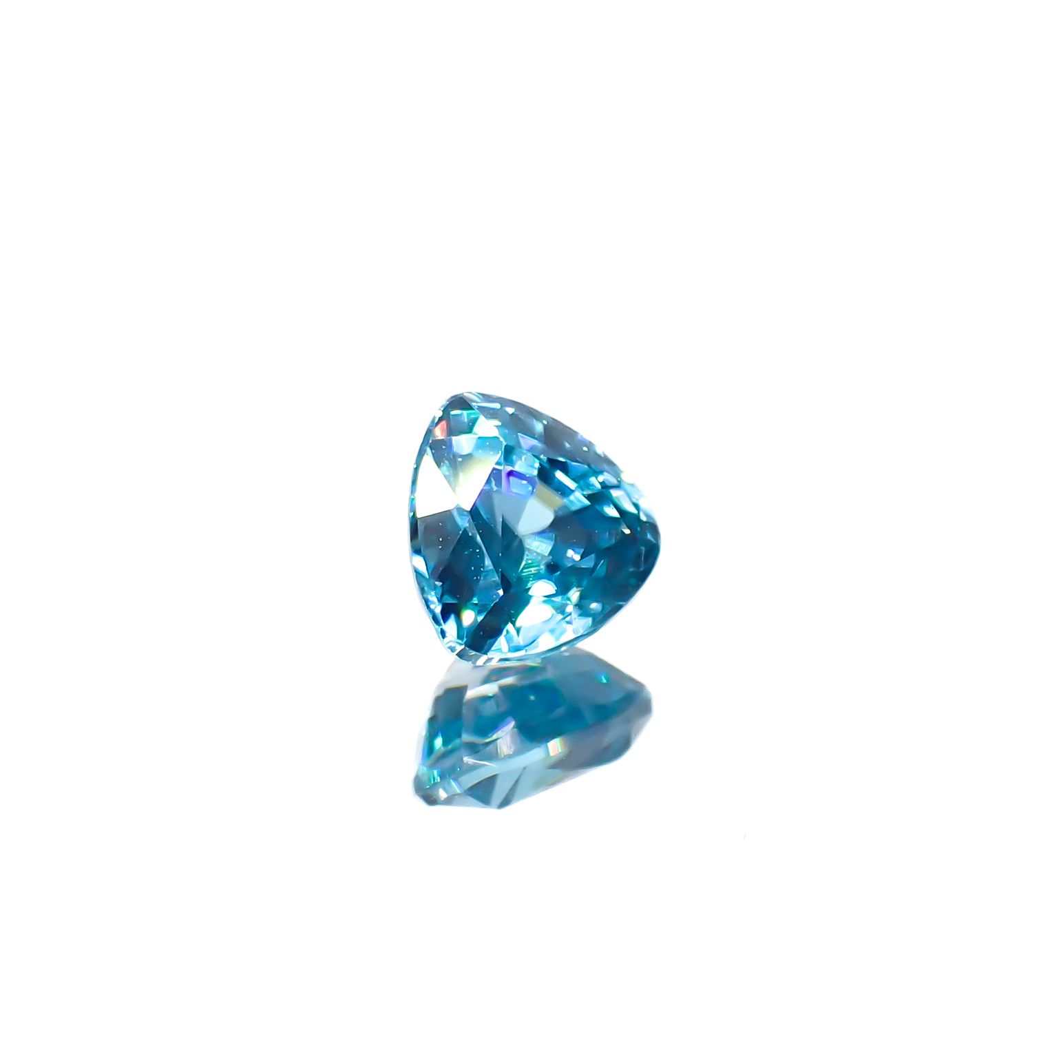 ブルージルコン カンボジア産 0.70ct[240728505]4.9x4.9mm前後