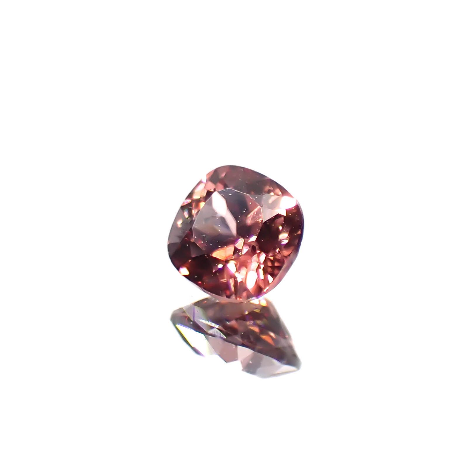 ピンクジルコン スリランカ/カンボジア産 0.51ct[240627923]4.2x4mm前後