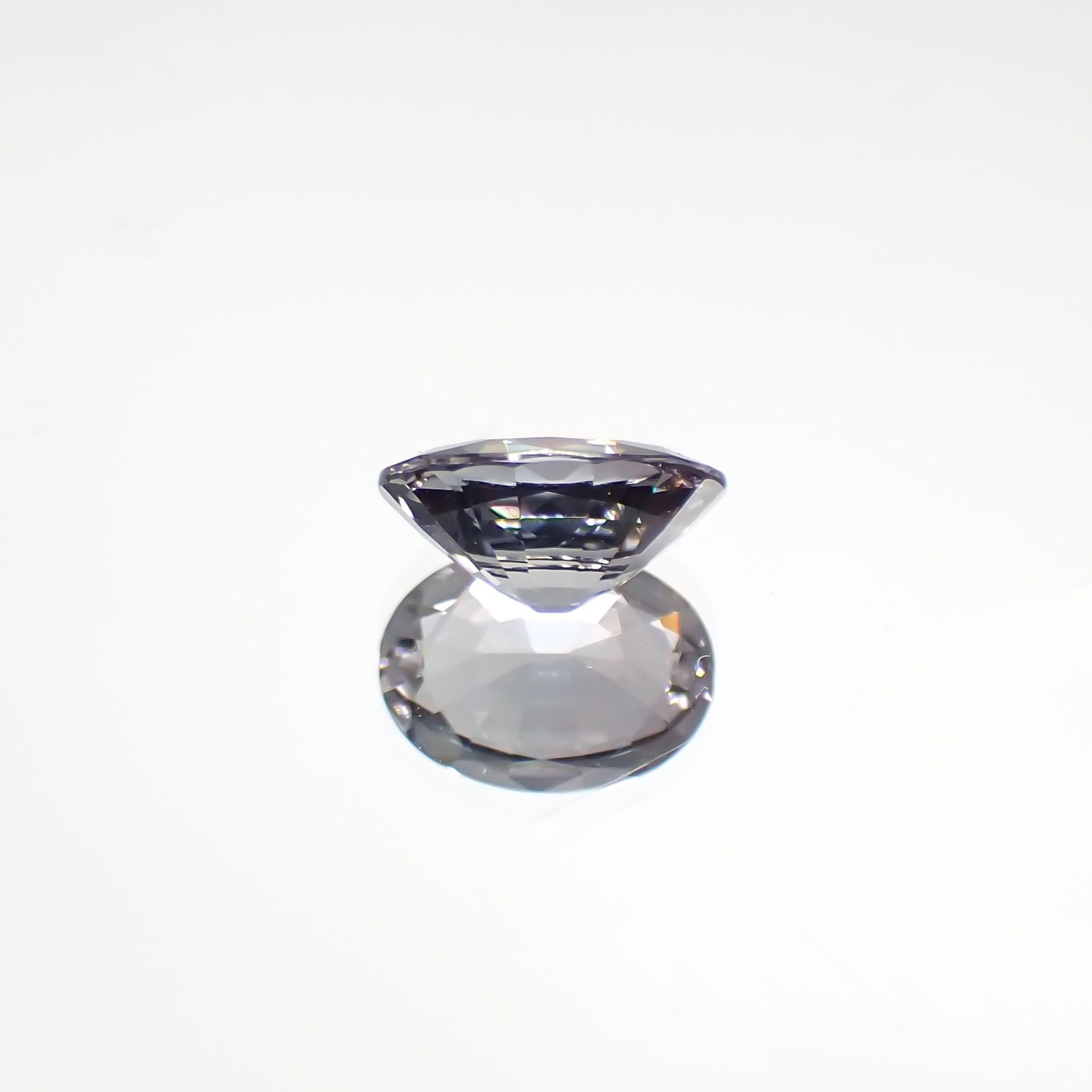 プラチナスピネル(宝石名スピネル) ビルマ産 0.836ct ソ付(彩珠)[210611371]7×5.1mm前後