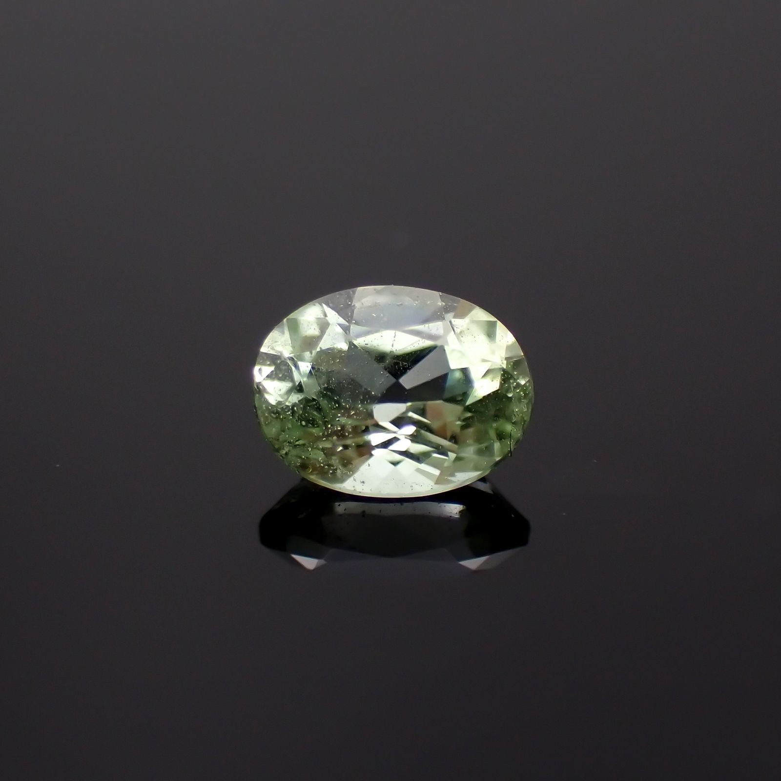 バナジウムコーネルピン(宝石名コーネルピン)タンザニア・タンガ州産 0.44ct 識別済[230521915]5.4x4.1mm前後