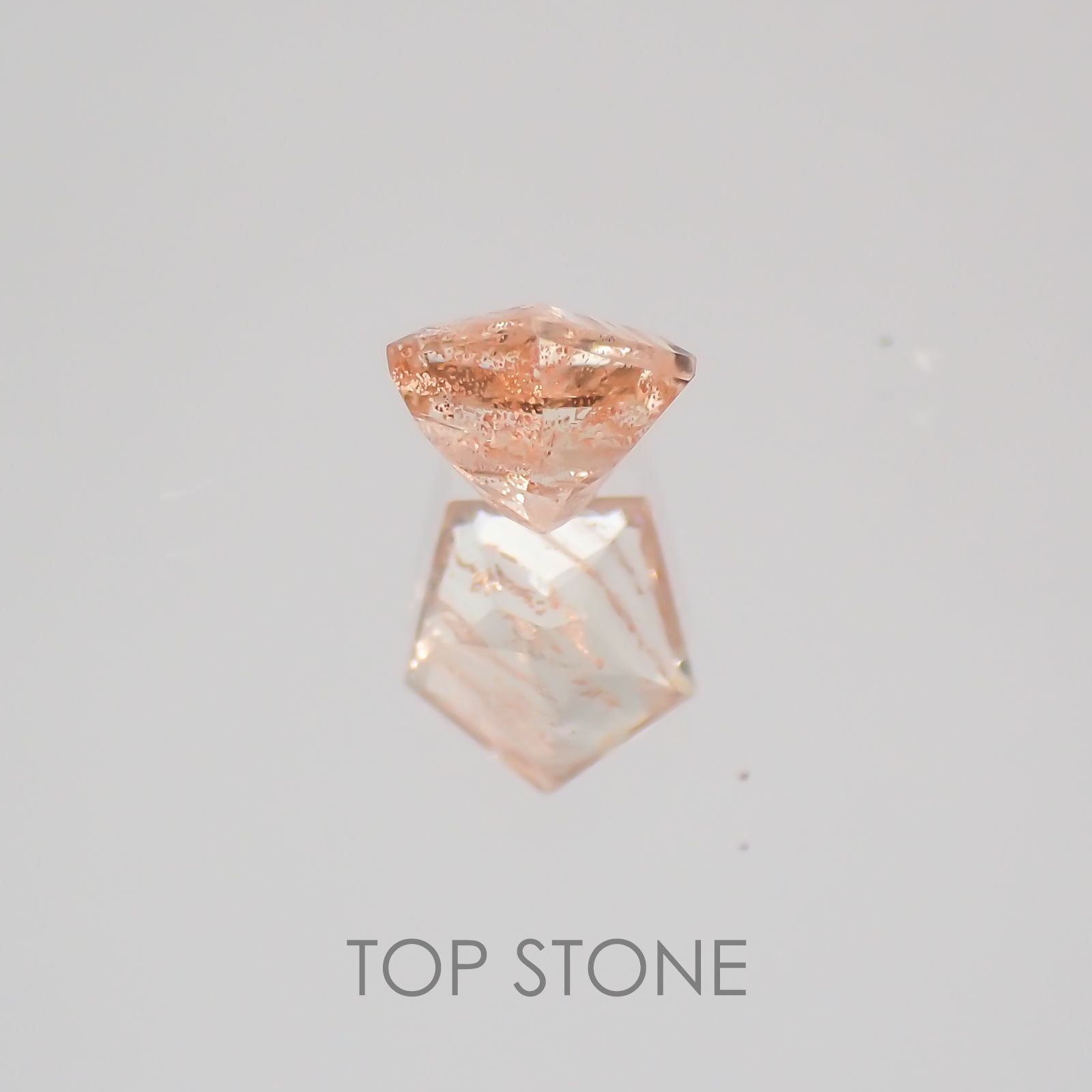 ◇ペンタゴンカット◇オレゴンサンストーンSA アメリカ産 ルース 0.22ct[21059540]4×4mm前後