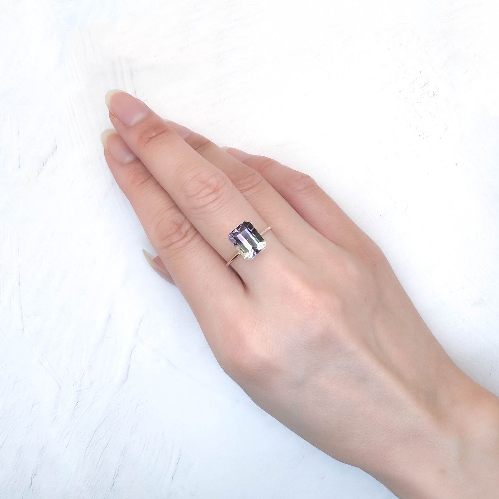 アワーグラスアメジスト モロッコ産 3.22ct / 9.8x7.8mm前後 [251031278]