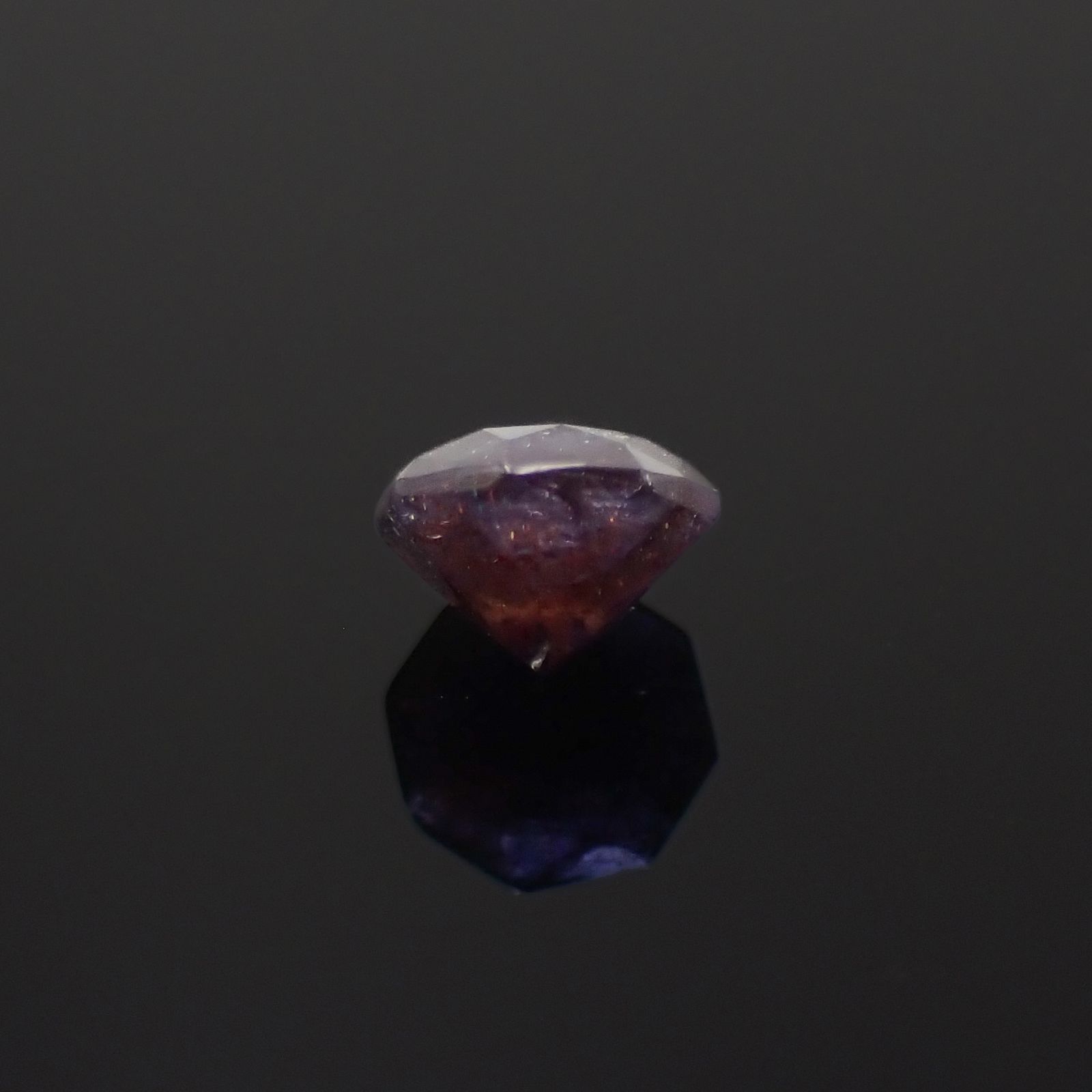 ◇オクタゴンカット◇ブラッドショットアイオライト インド産 0.49ct[230320946]5x5mm前後