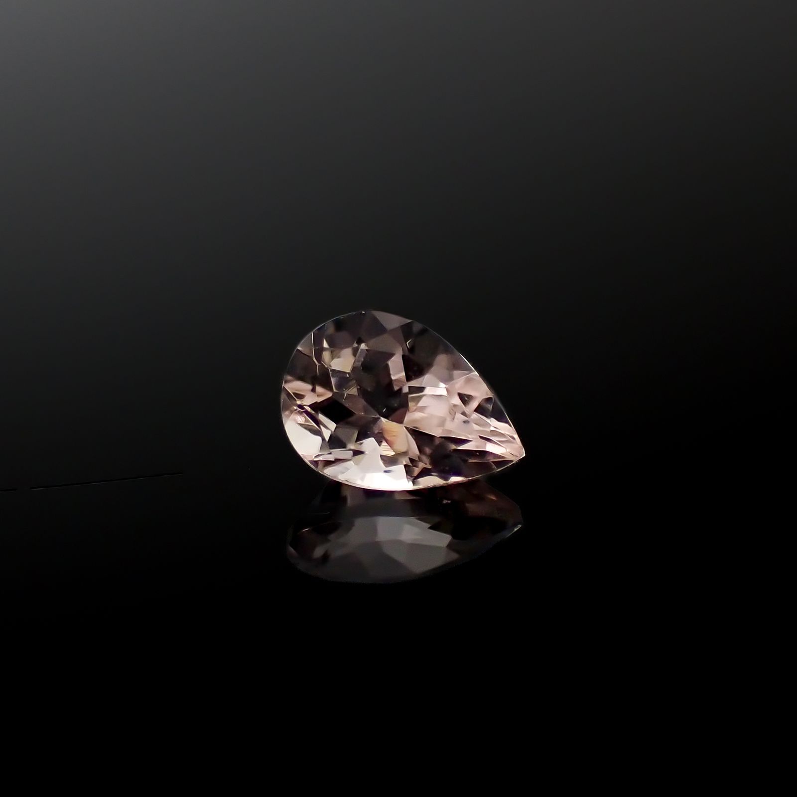 モルガナイト ブラジル産 0.67ct[240326768]7x4.9mm前後