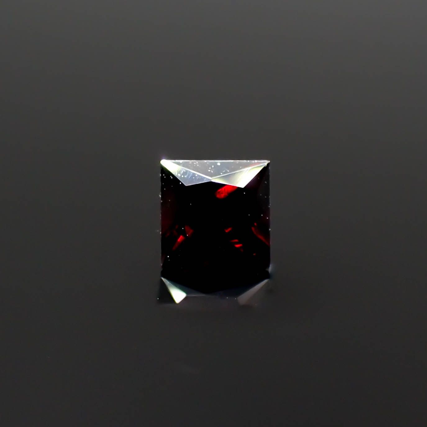 ◇プリンセスカット◇アントヒルガーネット(クロムパイロープガーネット) アメリカ・アリゾナ州産 0.42ct[240527832]4x4mm前後