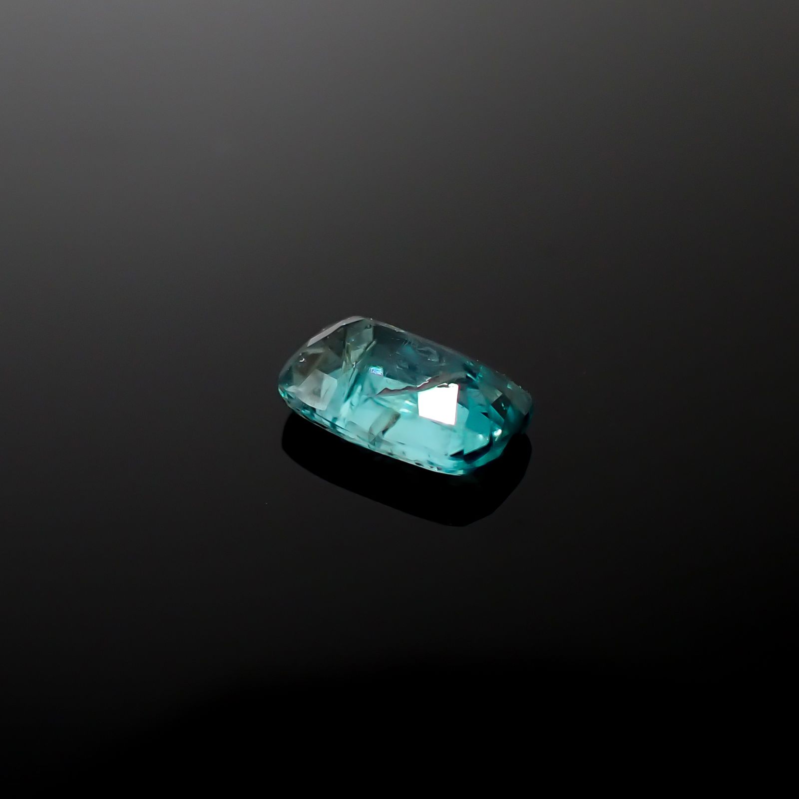 グランディディエライト マダガスカル産 0.68ct[240728562]7x4.5mm前後