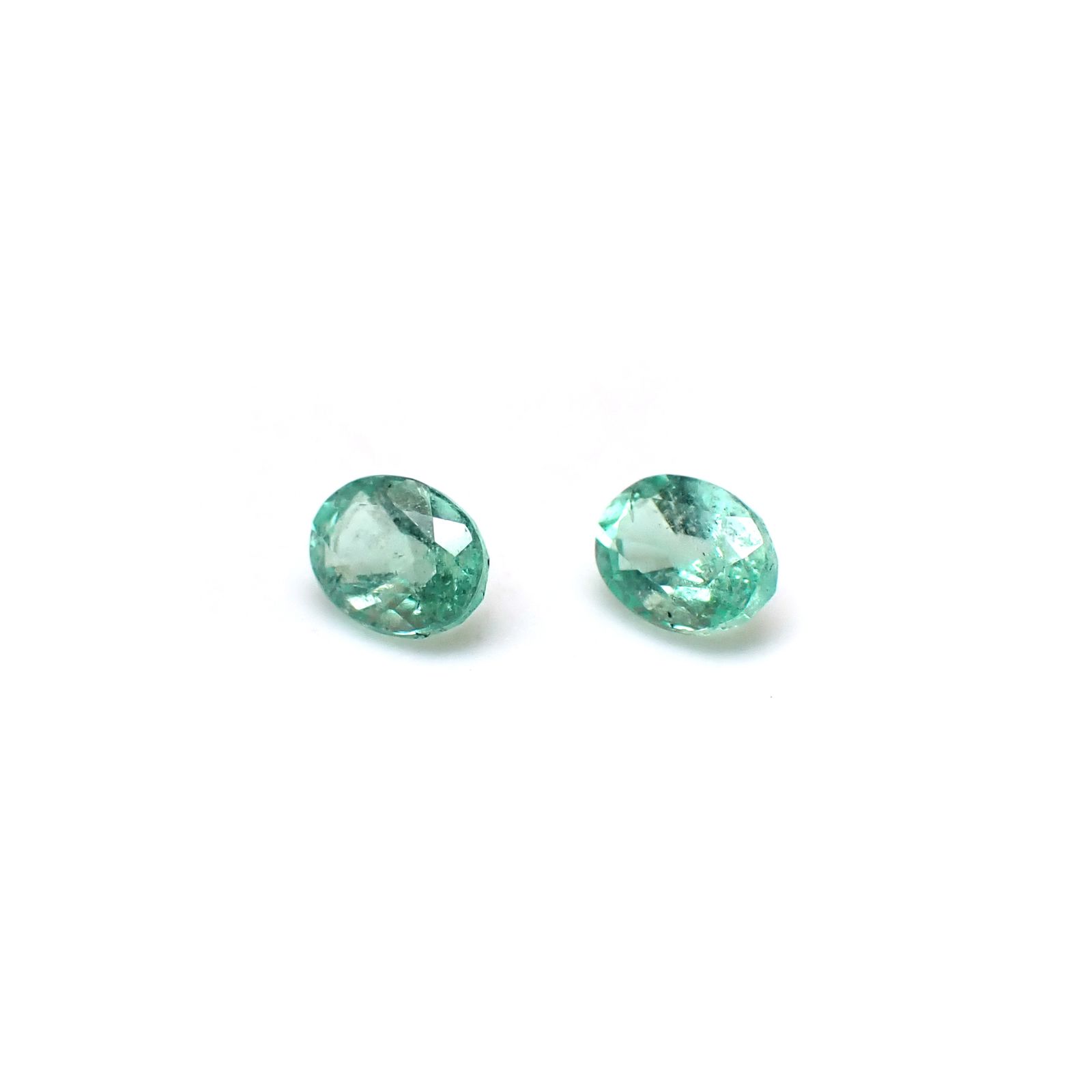 ◇ペアセット◇パステルカラーエメラルド ザンビア産 0.33ct(2pcs合計) [250430239]3.9x2.9mm前後