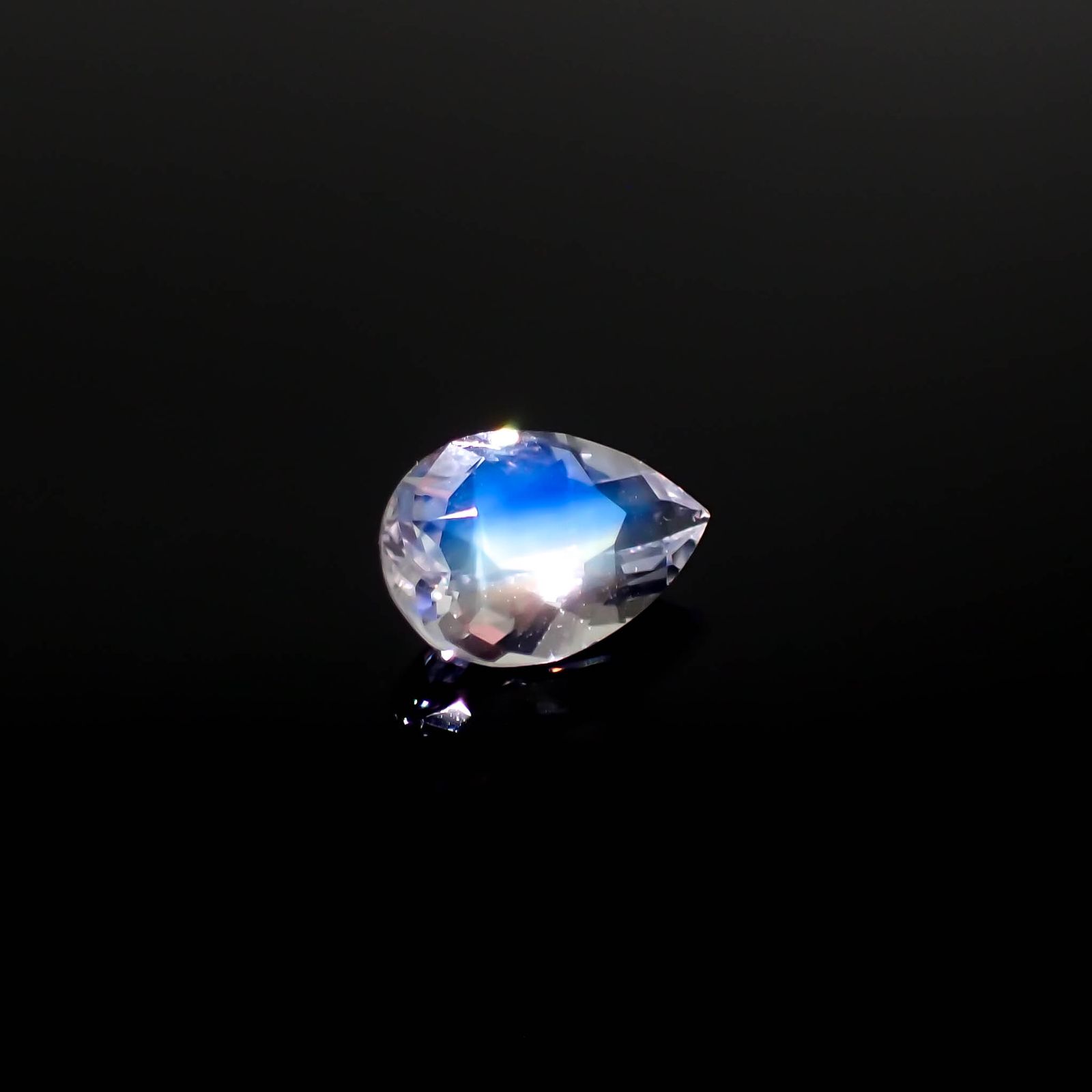 レインボームーンストーン ザンビア産 0.57ct[240326928]7.4x4.9mm前後