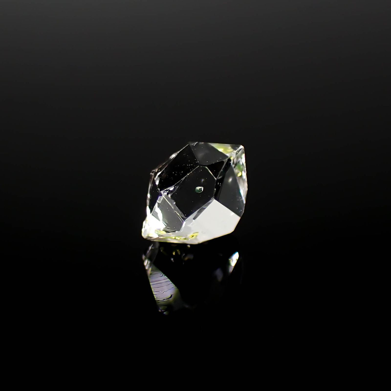 オイルインクォーツ原石 パキスタン産 1.56ct[240828670]8.8x6.8mm前後