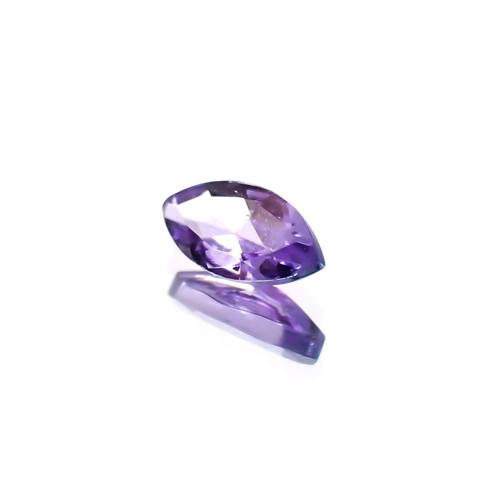 パープルゾイサイト(宝石名ゾイサイト)タンザニア産 識別済 0.29ct / 6.2x3.1mm前後 [231124108]