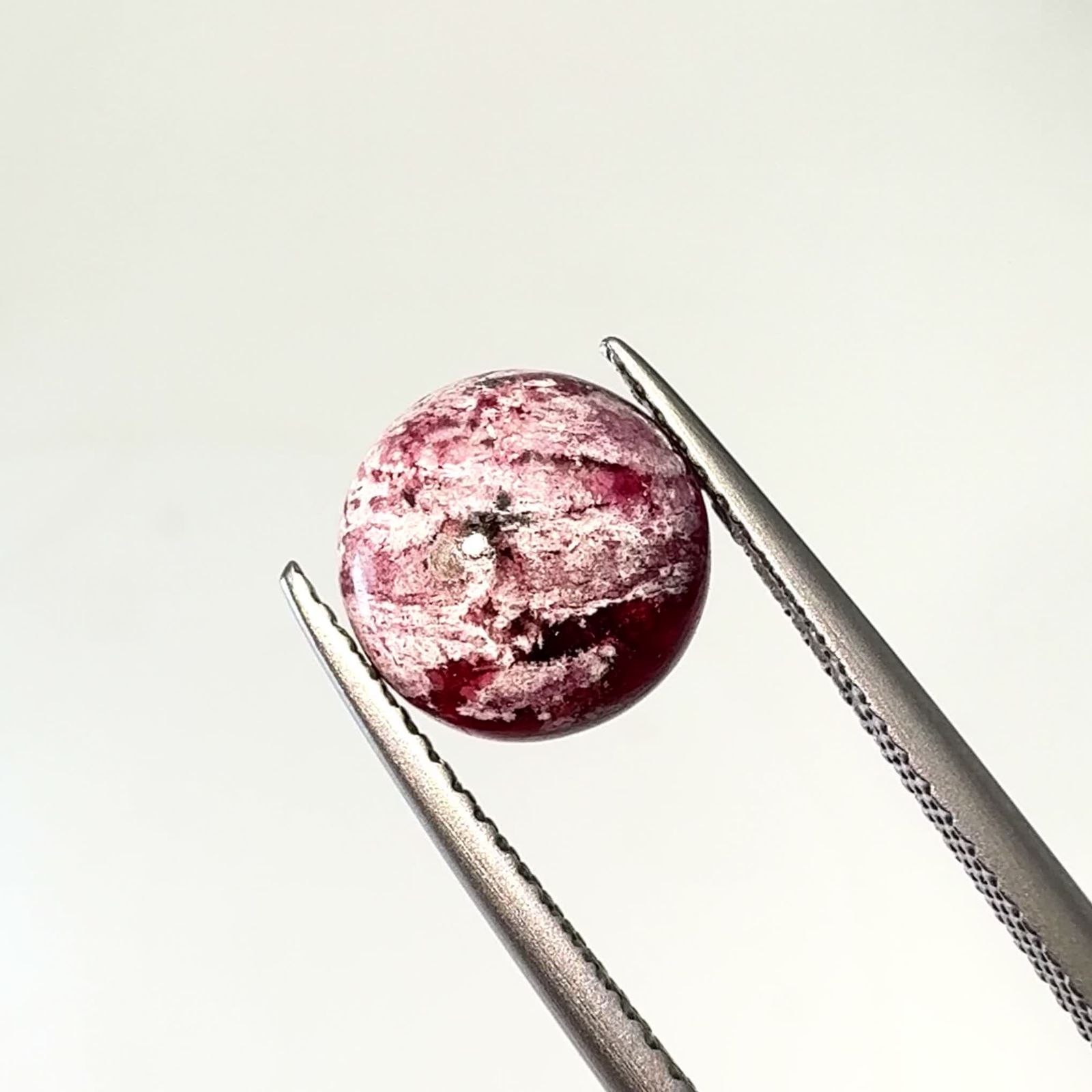 レッドベリル/ピンクベリル(母岩付き) アメリカ・ユタ州産 2.21ct