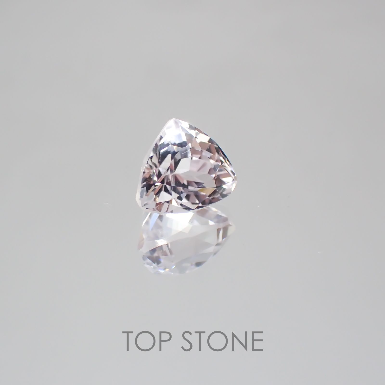 クンツァイト アフガニスタン産 ルース 1.96ct[21029733]8.2×7mm前後